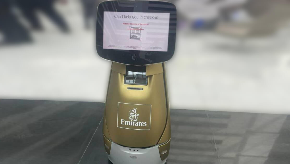 أول روبوت في العالم لإنجاز اجراءات السفر ينطلق من مطار دبي